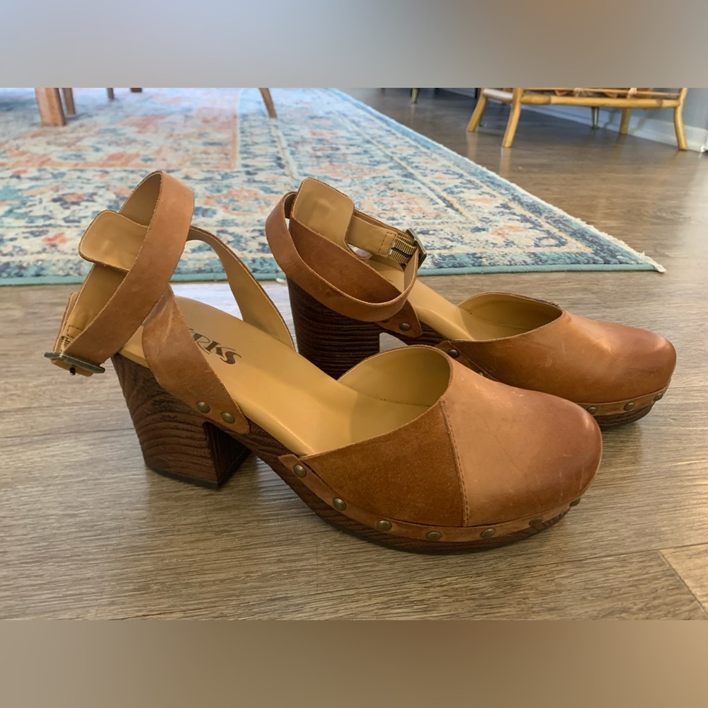 Korks Leather Clogs
